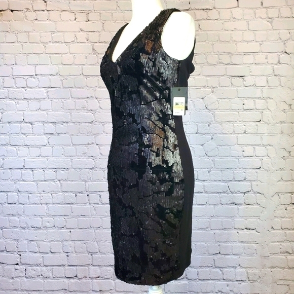 𝅺GUESS V Neck Sleeveless Sheeth Dress sz. 4 NWT - Picture 4 of 11